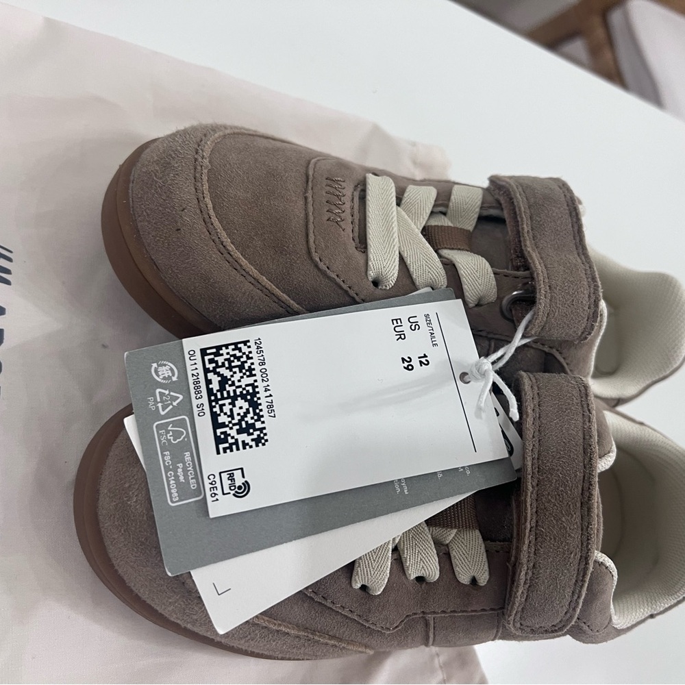 H&M Adorables boys beige sneakers - NWT - Picture 8 of 10
